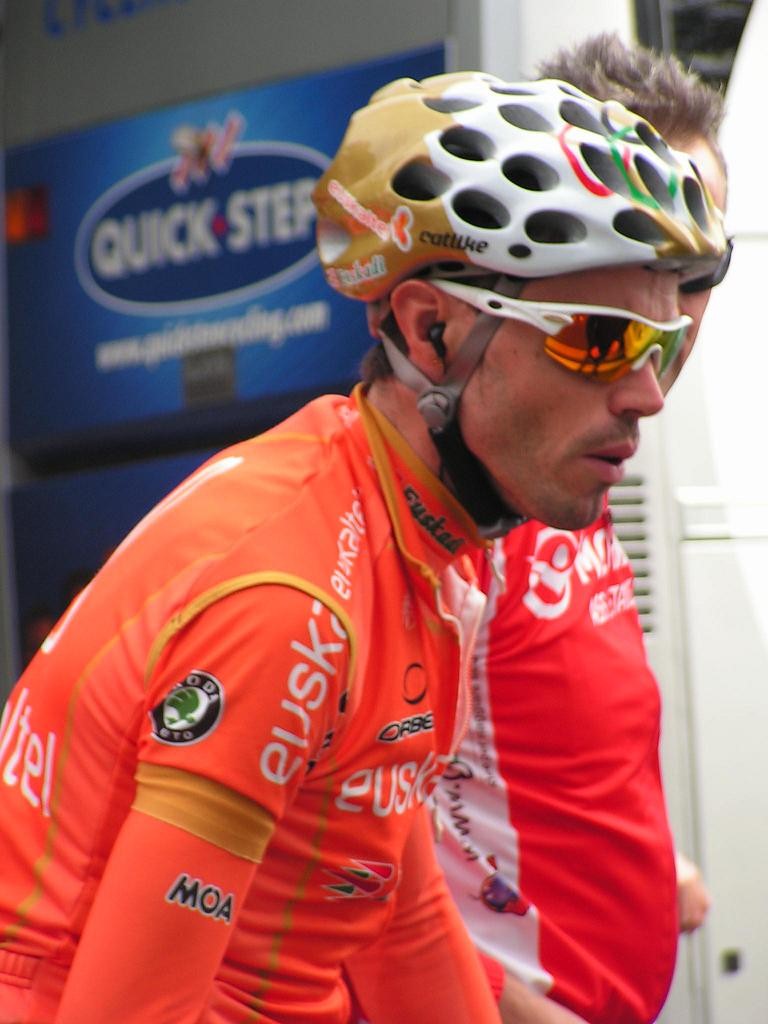 Giro di Lombardia - der Olympiasieger Samuel Sanchez am Start in Varese