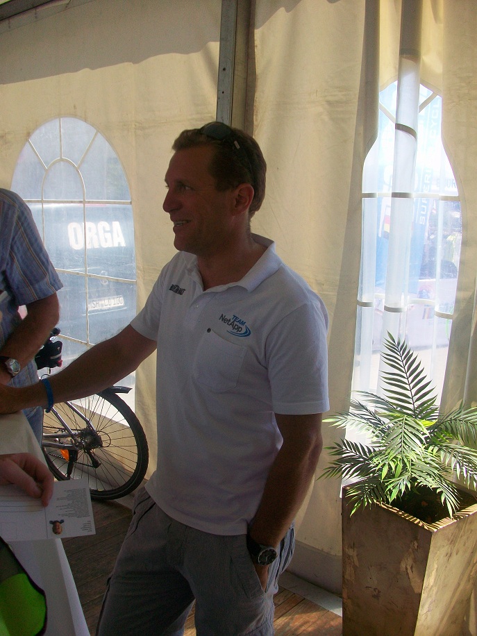 NetApp Sportdirektor Jens Heppner beim Interview am Rande der deutschen Meisterschaft ( LiVE-Radsport.com)