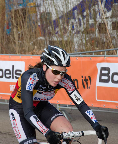 Sanne Cant startet am besten ins Rennen; letztlich reicht es aber nur zu Platz drei. ((c) LiVE-Radsport.com)
