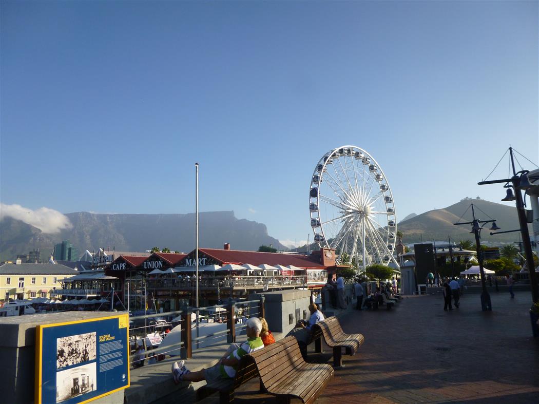 Abendstimmung an der Waterfront mit Blick zum Tafelberg