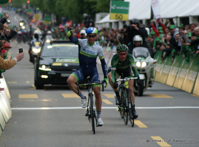 Michael Albasini gewinnt die 4. Etappe der Tour de Romandie in Fribourg