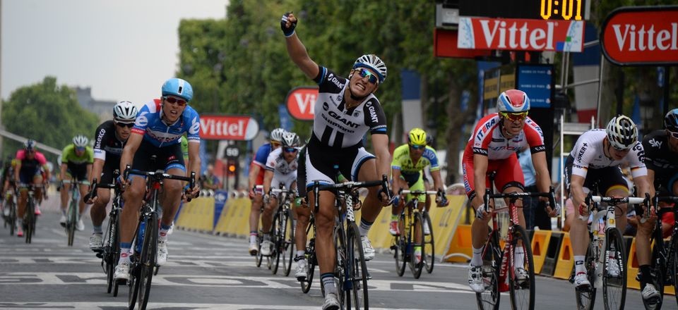 Marcel Kittel gewinnt wie 2013 die letzte Tour-Etappe auf den Champs-lyses (Foto: Veranstalter/letour.fr)