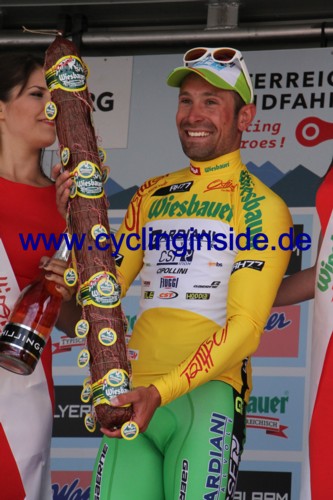 Mit dem Etappensieg eroberte Nicola Ruffoni auch das Gelbe Trikot (Foto: cyclinginside)