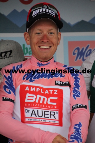 Hermann Pernsteiner ist Sechster der Gesamtwertung und als bester sterreicher neuer Trger des Rosa Trikots (Foto: cyclinginside)