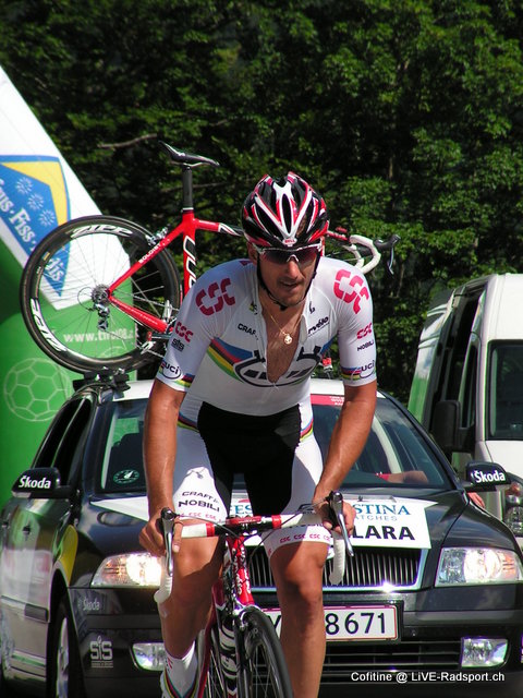 Fabian Cancellara als EZF-Weltmeister auf dem Weg zum Klausenpass im BZF der Tour de Suisse 2008