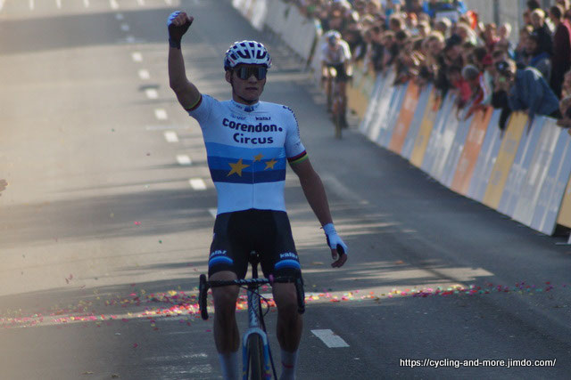 Gehrt lngst nicht mehr nur auf dem Crossrad zur Weltspitze: Mathieu van der Poel, hier bei seinem Weltcup-Sieg in Bern (Foto: Christine Kroth/cycling and more)