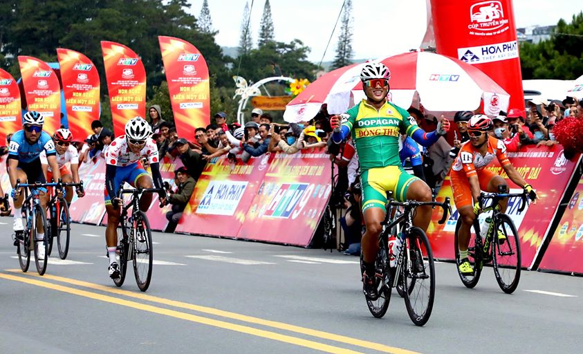 Erstes Duell der erfolgreichsten HTV-Cup-Etappenjger: Tran Tuan Kiet schlgt Nguyen Tan Hoai (Foto: facebook.com/htvthethao)