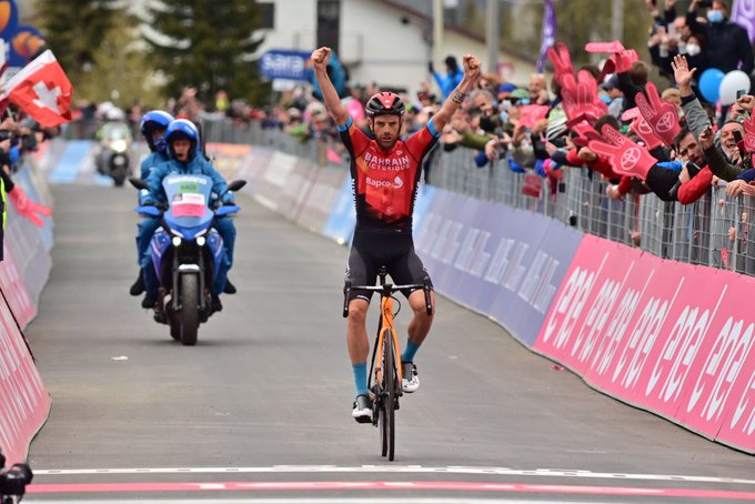 Der Giro-Zweite Damiano Caruso feiert auf der Alpe Motta den größten Sieg seiner Karriere (Foto: twitter.com/giroditalia)