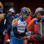 Tour de Suisse 8. Etappe - Christian Vandevelde gibt vor dem Start in Wetzikon Autogramme