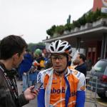 Tour de Suisse 8. Etappe - Oscar Freire gibt vor dem Start in Wetzikon ein Interview