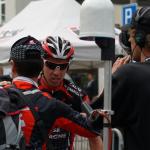 Tour de Suisse 8. Etappe - der Sieger Rui Faria da Costa wird von seinem Betreuer beglckwnscht
