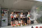Regio-Tour 4. Etappe - die Fahrer des in der Mannschaftswertung siegreichen deutschen Nationalteams haben Spa bei der Sektdusche bei der Siegerehrung