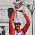 Vincenzo Nibali bekommt in Madrid die Trophe fr den Gesmamtsieg der Vuelta (Foto: Veranstalter)