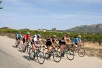 Die Sportgruppe fhrt zur Wasserstelle in Gata de Gorgos