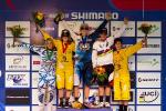 Das Podium mit Siegerin Rachel Atherton und den beiden Scott11-Fahrerinnen (Foto: Sven Martin)