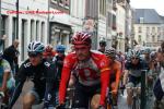 Eneco-Tour 6. Etappe - Gregory Rast inmitten des Feldes kurz nach dem Start in Sittard-Geleen