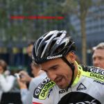 Il Lombardia - Vuelta-Sieger Juan Jose Cobo gut gelaunt vor dem Start in Mailand