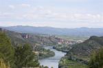 Fluss Ebro mit Schloss Miravet