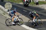 3. Etappe - Fabian Wegmann und Steven Kruijswijk aus der Spitzengruppe nehmen die gefhrliche Kurve in St. Germain de Joux