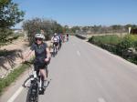 E-Biker auf den Straen Mallorcas unterwegs