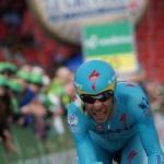 Vincenzo Nibali erreicht das Ziel im Stade Maladiere in Neuchatel
