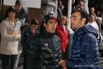 Am Tag vor dem Rennen haben die Fahrer auch teamübergreifen Zeit für Gespräche - hier Jarlinson Pantano von IAM und Luis Angel Mate von Cofidis