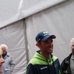 Alejandro Valverde lsst sich am Tag vor dem Rennen schon mal gratulieren - allerdings zum Geburtstag