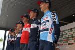 das einheimische Team IAM-Cycling um den führenden in der Bergwertung Stefan Denifl bei der Teampräsentation in Bern