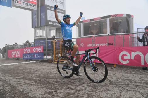 Lorenzo Fortunato feiert auf dem Monte Zoncolan als Ausreier seinen ersten Profi-Sieg (Foto: twitter.com/giroditalia)